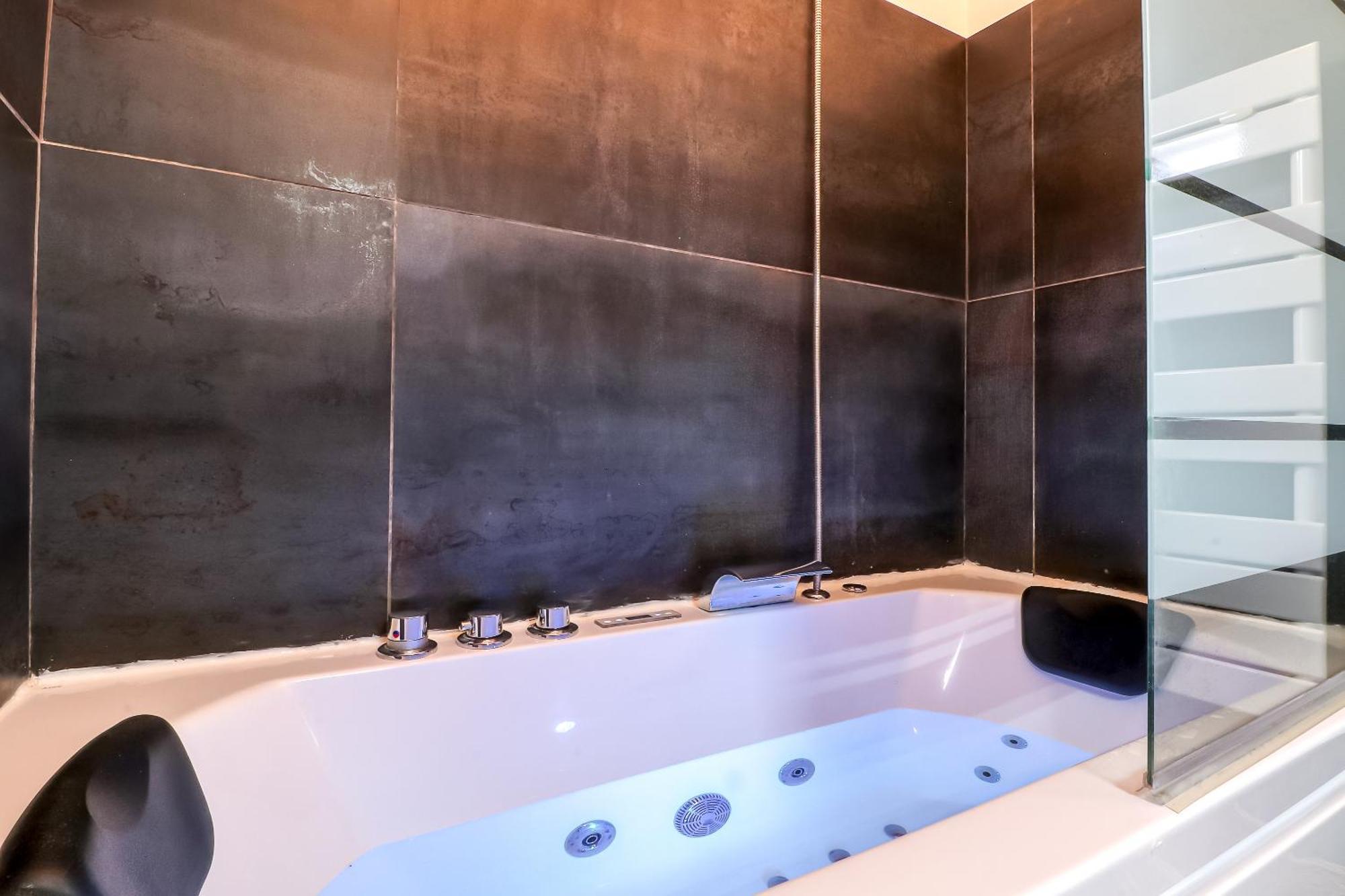 Le Vintage, Appart,Hotel Particulier, Centre Nimes Maisoncarreeconciergerie ภายนอก รูปภาพ